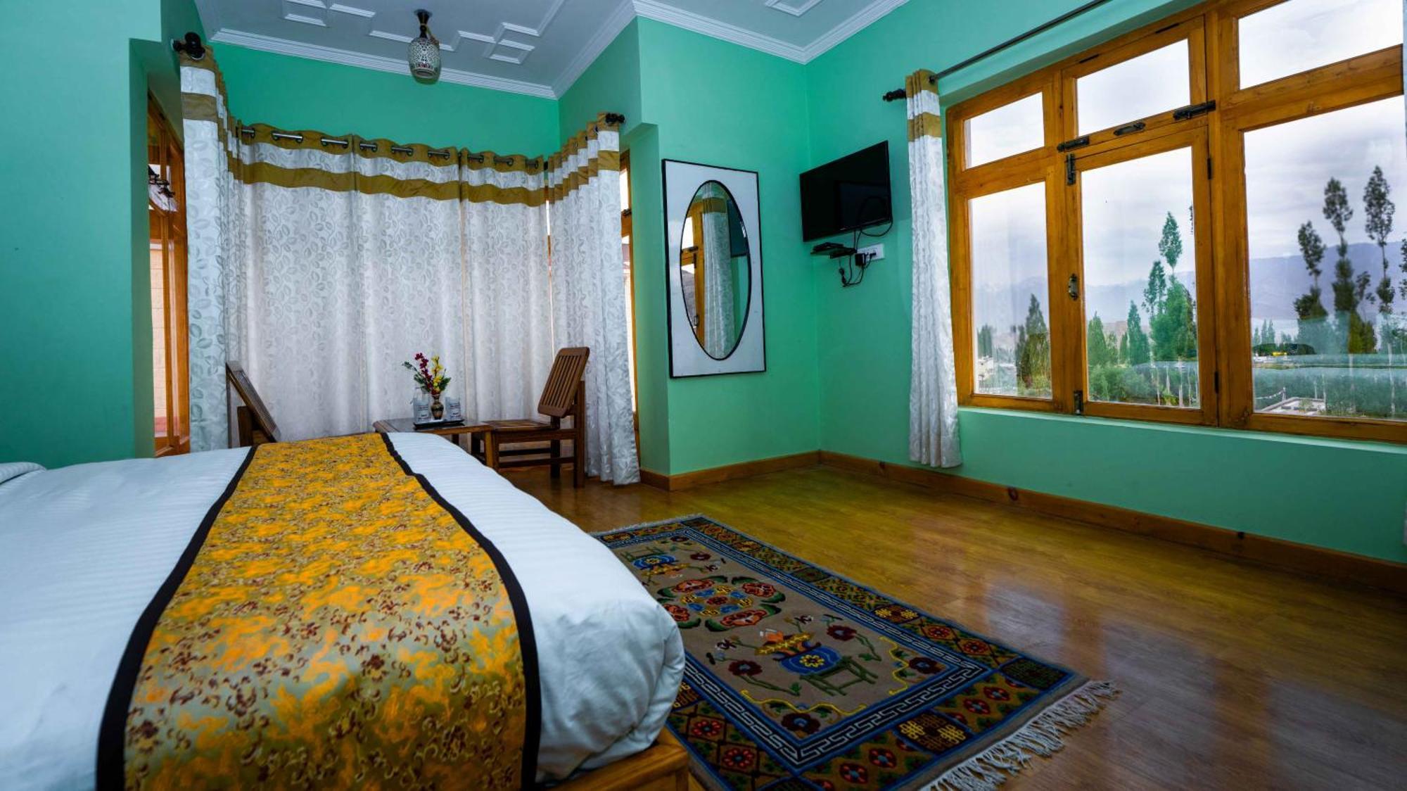 Hotel Om Ladakh เลห์ ภายนอก รูปภาพ