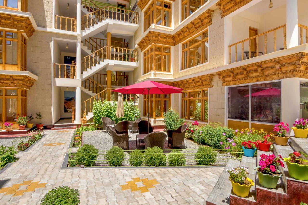 Hotel Om Ladakh เลห์ ภายนอก รูปภาพ