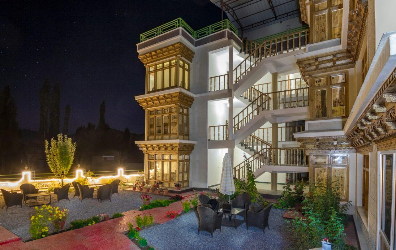 Hotel Om Ladakh เลห์ ภายนอก รูปภาพ