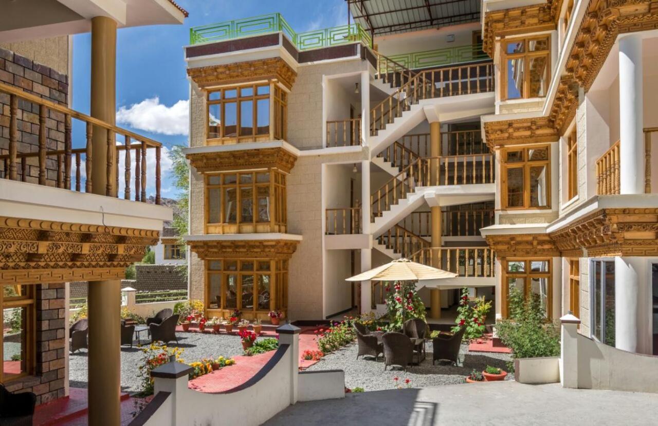 Hotel Om Ladakh เลห์ ภายนอก รูปภาพ
