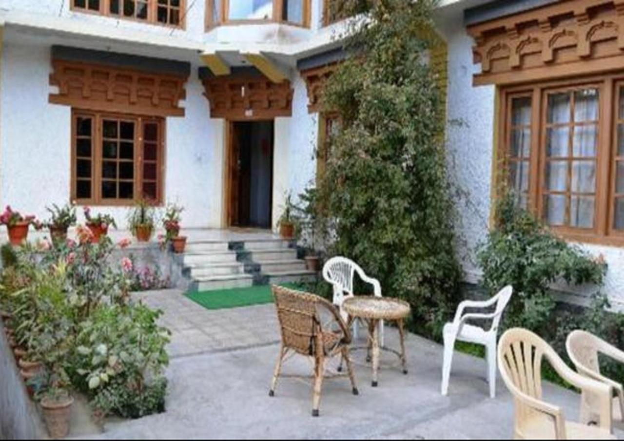 Hotel Om Ladakh เลห์ ภายนอก รูปภาพ