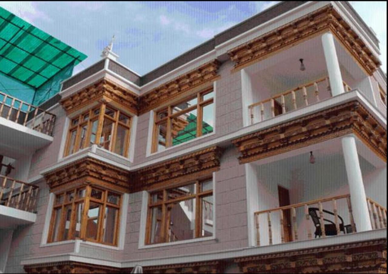 Hotel Om Ladakh เลห์ ภายนอก รูปภาพ