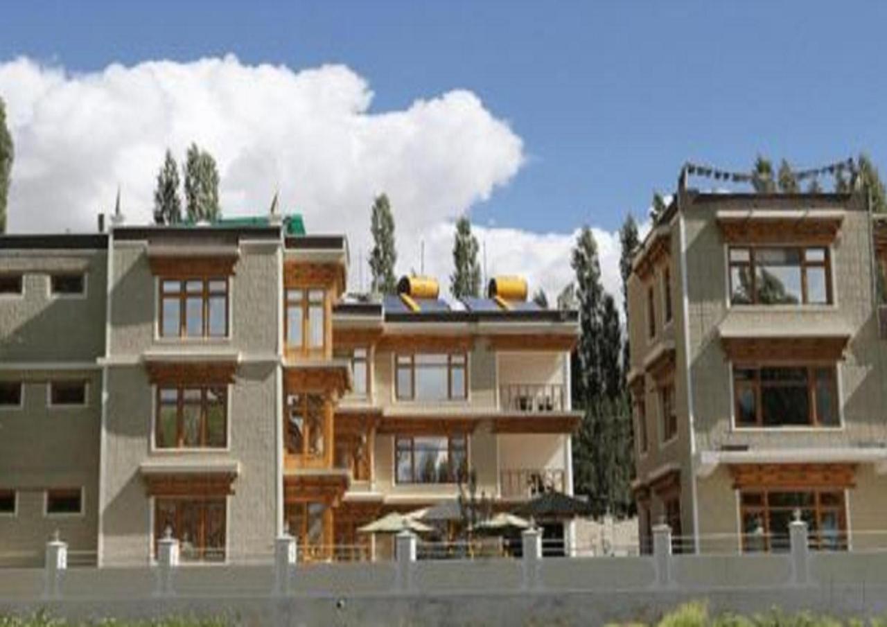 Hotel Om Ladakh เลห์ ภายนอก รูปภาพ